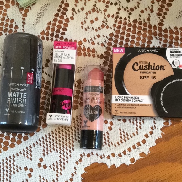 wet n wild Other - Set 4 Make UP Items From Wet N Wild NWT